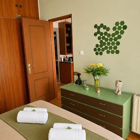 Apartament Olive And Wood Near 25th Martiou Metro *